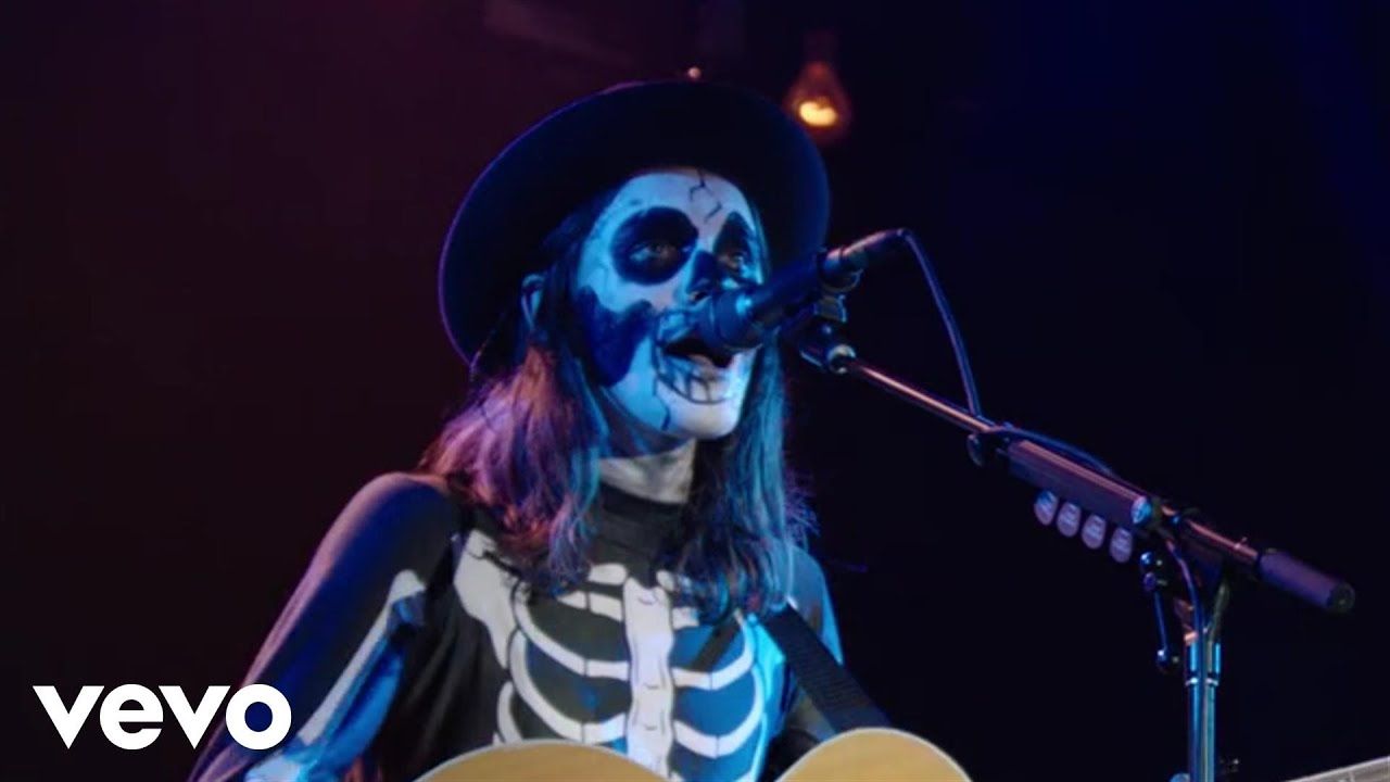 James Bay – If You Ever Want To Be In Love (Live at #VevoHalloween 2015) (Vevo UK)